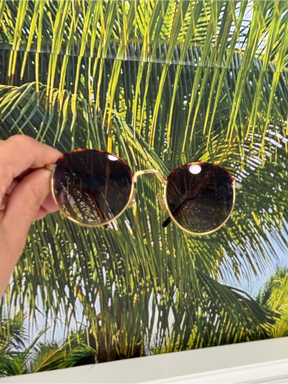Urban Outfitters Billie metal round sunglasses